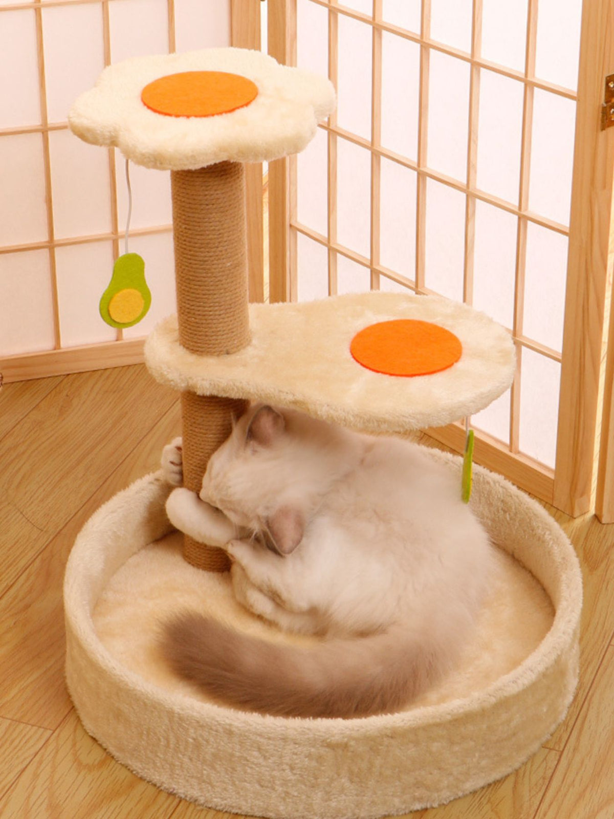 0349c937-6fd2-414c-872a-229fafa22b4b-Max Cat Scratching