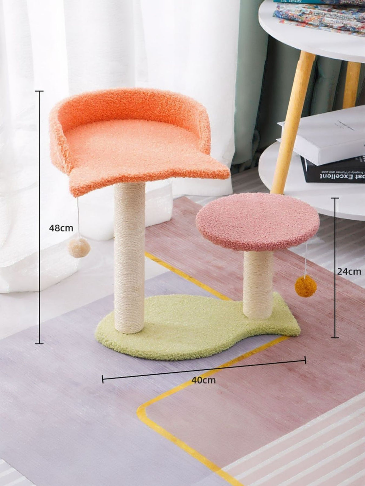 16bd2f2b-040a-497a-81c6-34ef3b0b8a9d-Max Cat Scratching
